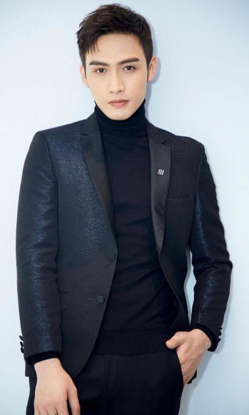 被迫闪婚其实冷面机长他超爱,隐藏的深情与甜蜜生活揭秘