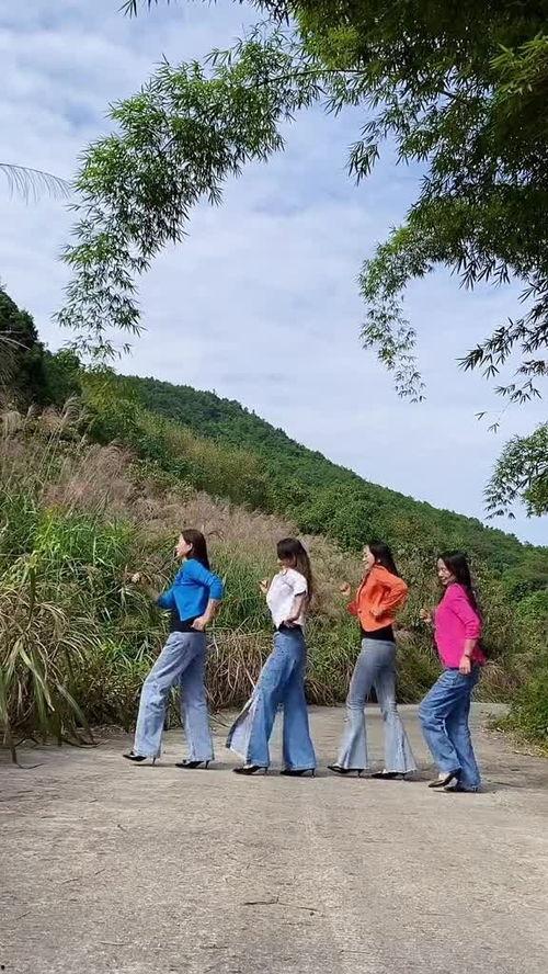 独自去偷欢 獨自去偷歡,揭秘现代都市单身女性的情感探索之旅